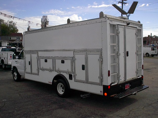 Used 2024 Ford E-450 and Econoline 450 RWD image 10