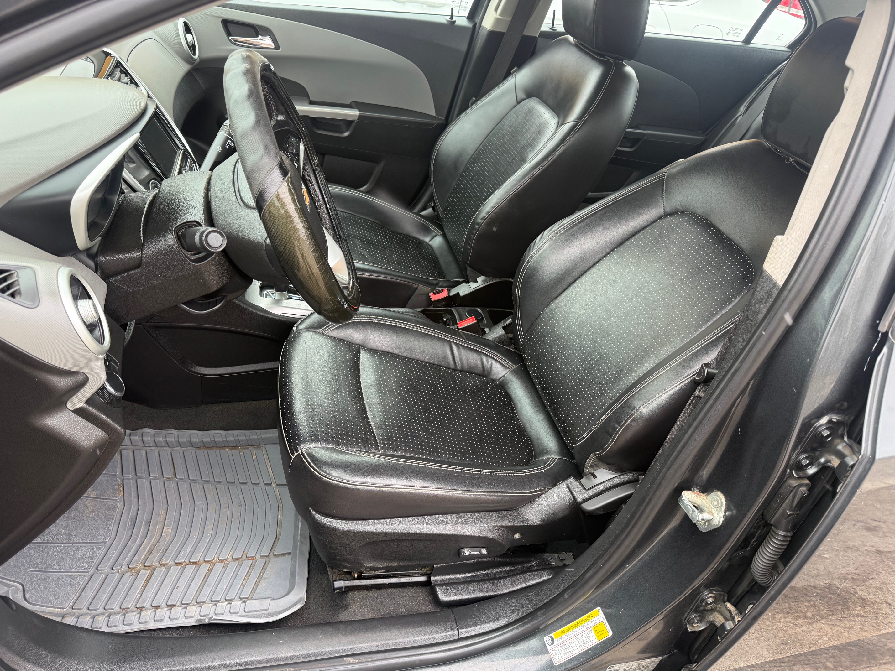 Used 2019 Chevrolet Sonic Premier FWD image 7