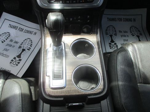 Used 2017 GMC Acadia Limited SLT AWD/4WD image 6