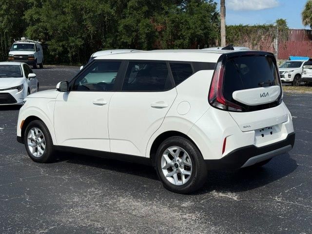 Used 2023 Kia Soul LX FWD image 3