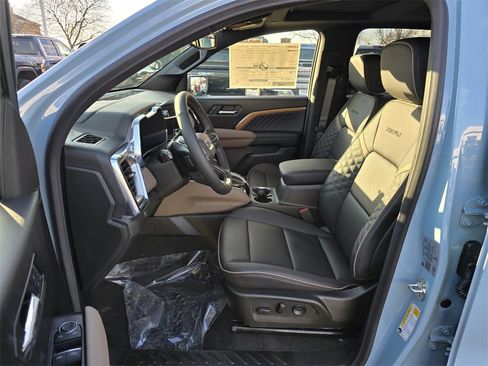 New 2026 GMC Canyon Denali image 13