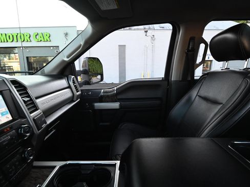 Used 2018 Ford F350 Lariat image 37