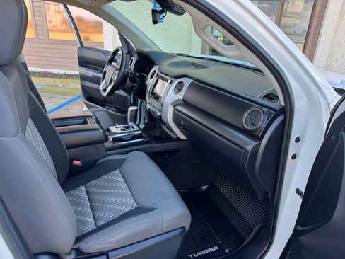 Used 2018 Toyota Tundra SR5 image 36