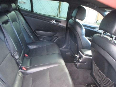 Used 2018 Kia Stinger GT-Line image 11