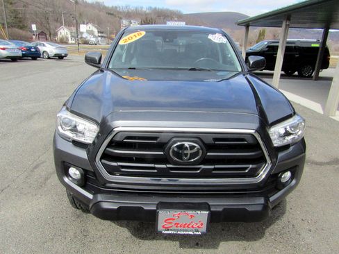 Used 2018 Toyota Tacoma SR5 image 3