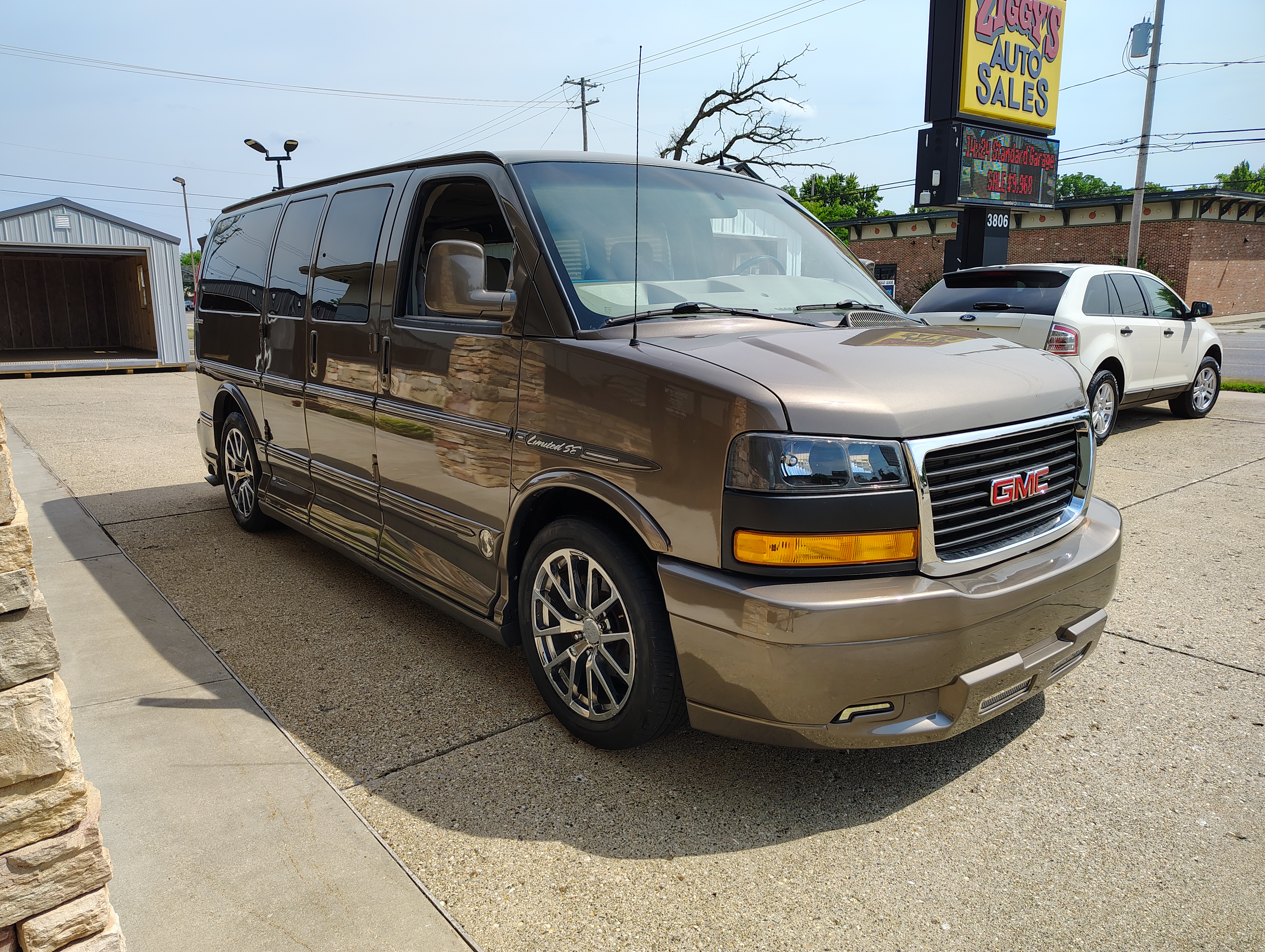 Used 2014 GMC Savana 1500 UNAVAIL RWD image 3