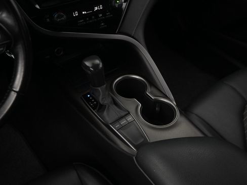 Used 2022 Toyota Camry SE image 25