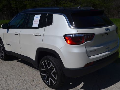 Used 2018 Jeep Compass Limited image 3
