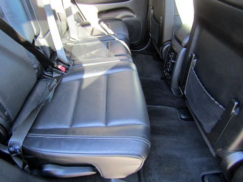 Used 2017 Jeep Grand Cherokee Overland image 18