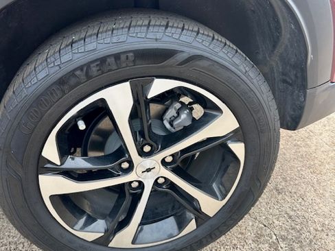 Used 2025 Chevrolet Trax RS image 14