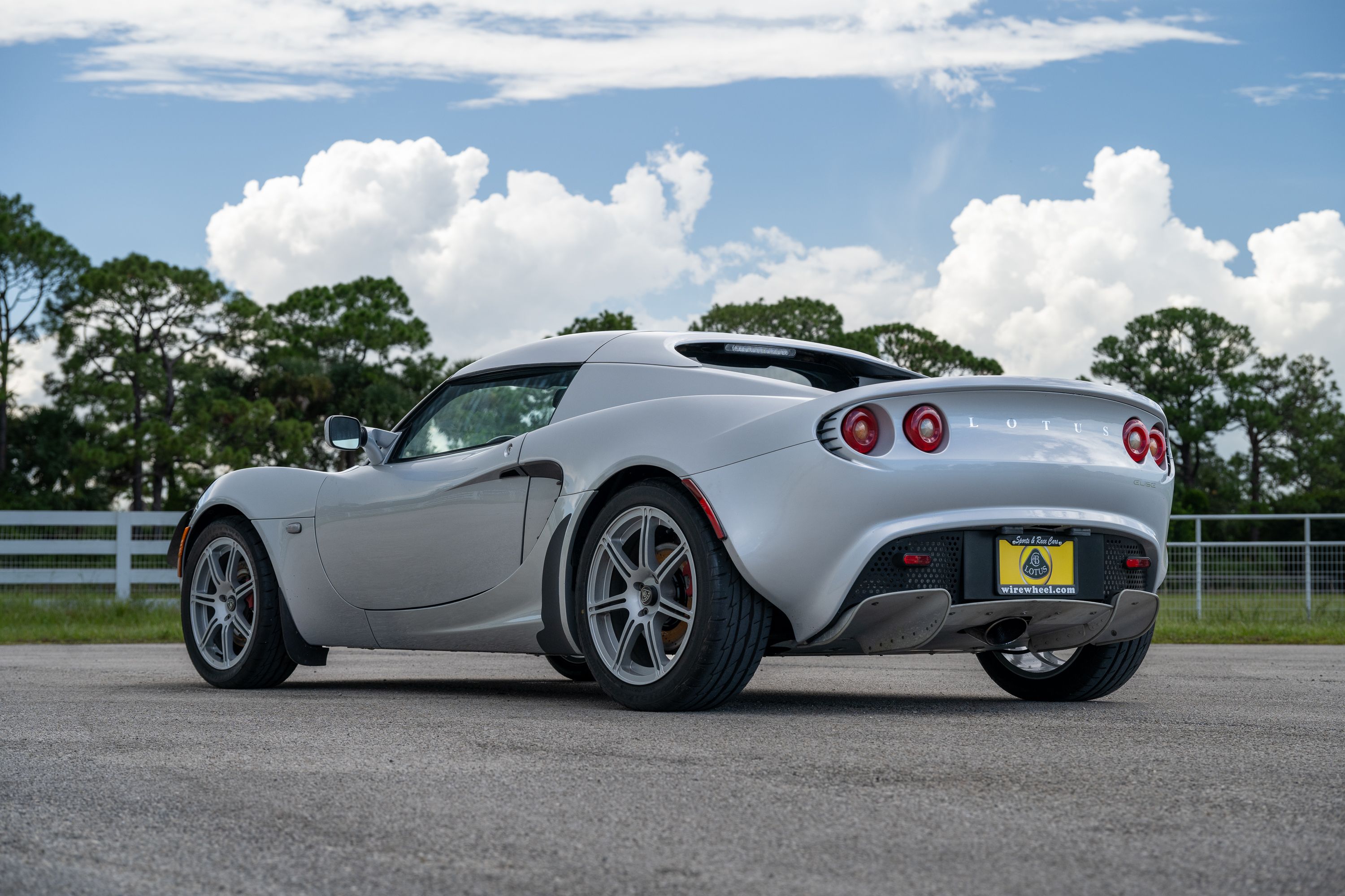 Used 2005 Lotus Elise w/ Touring Package RWD image 8