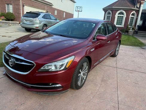 Used 2017 Buick LaCrosse Essence image 1