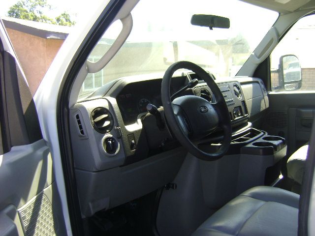 Used 2010 Ford E-250 and Econoline 250 UNAVAIL RWD image 7