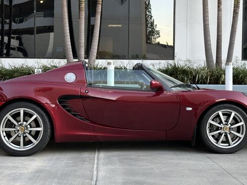 Used 2005 Lotus Elise image 39