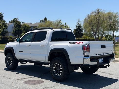 Used 2023 Toyota Tacoma 4x4 TRD Off-Road image 3