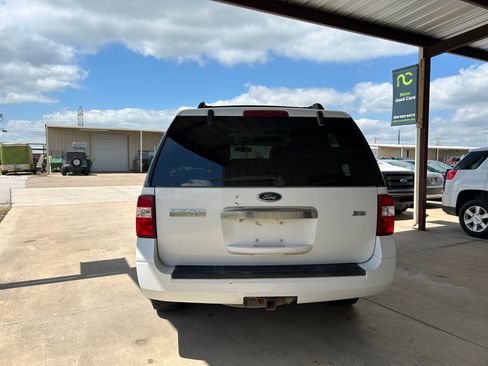 Used 2009 Ford Expedition 4WD XLT image 4