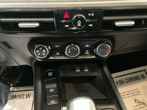 Used 2025 Nissan Kicks SV image 12