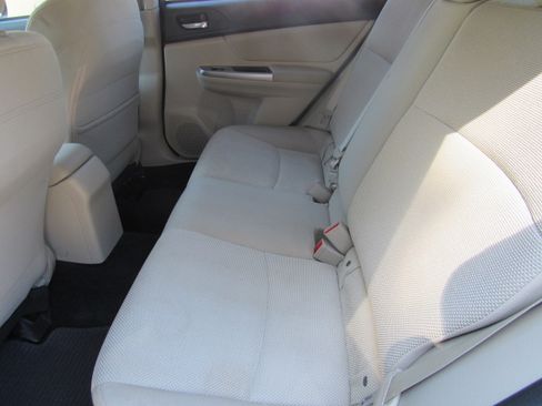 Used 2015 Subaru XV Crosstrek 2.0i Premium image 14