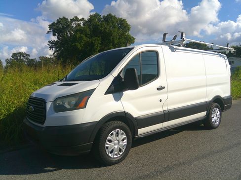 Used 2024 Ford Transit 250 XL image 1