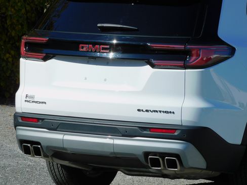 Certified 2025 GMC Acadia Elevation image 11