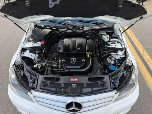 Used 2013 Mercedes-Benz C 250 Luxury image 17