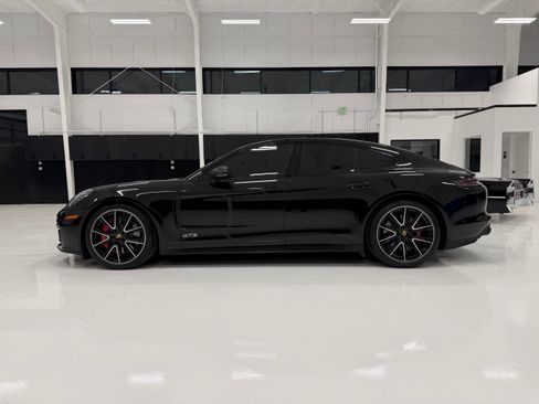 Used 2019 Porsche Panamera GTS image 5