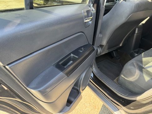 Used 2016 Jeep Patriot Sport image 8