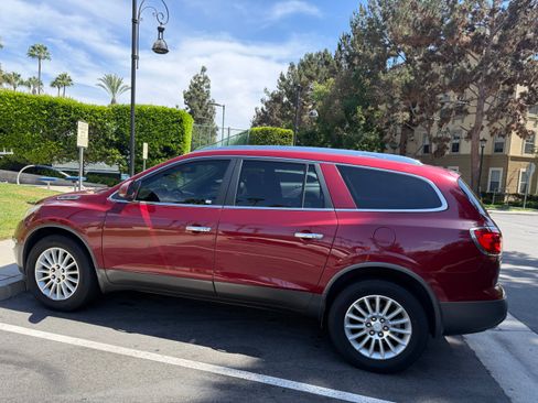 Used 2011 Buick Enclave 2WD CX image 1