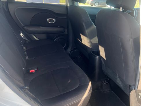 Used 2019 Kia Soul LX FWD image 12