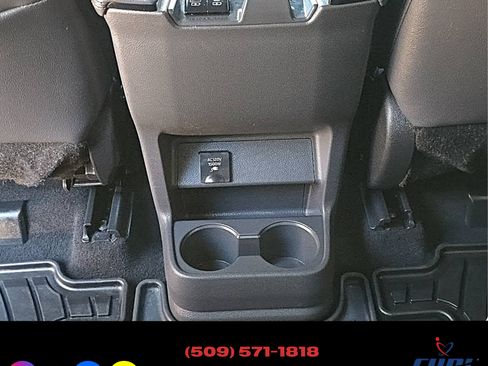 Used 2022 Toyota Sienna XSE image 23