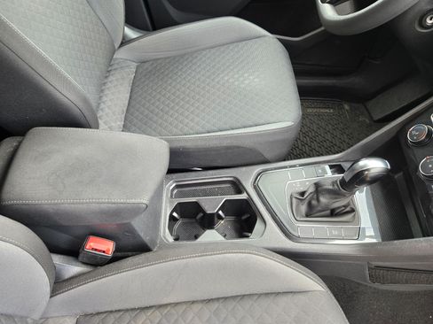 Used 2018 Volkswagen Tiguan S image 27