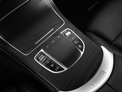 Used 2021 Mercedes-Benz GLC 300 image 22