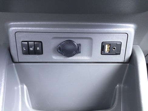 Used 2012 Toyota Prius V Five image 31