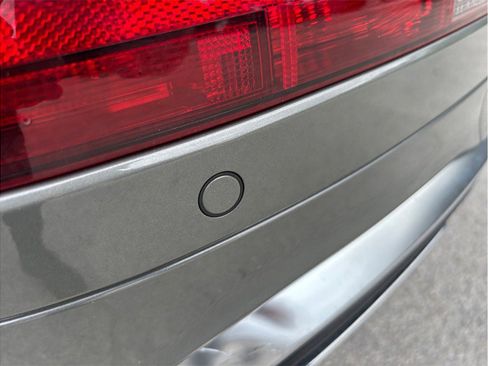 Used 2023 Audi Q5 2.0T Premium image 16