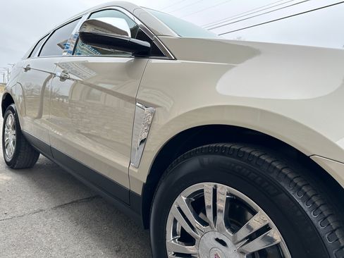 Used 2013 Cadillac SRX Luxury image 10