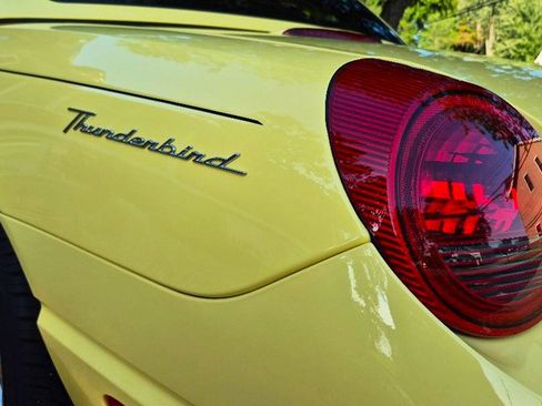 Used 2002 Ford Thunderbird Deluxe RWD image 16