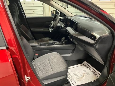 Used 2025 Nissan Kicks SV image 22