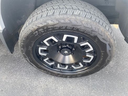 Used 2023 Chevrolet Colorado Z71 image 26