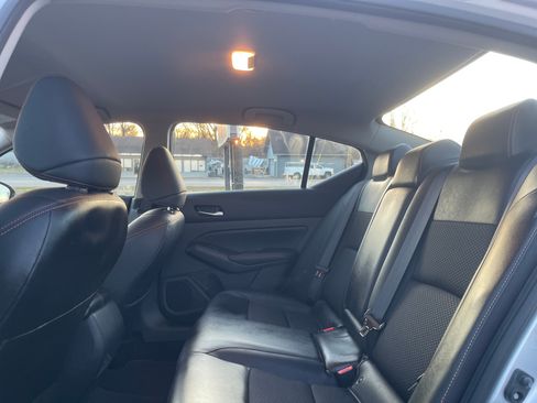 Used 2022 Nissan Altima 2.5 SR image 11