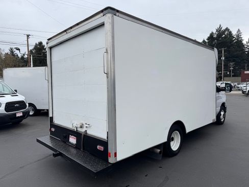 Used 2022 Ford E-350 and Econoline 350 Super Duty RWD image 9