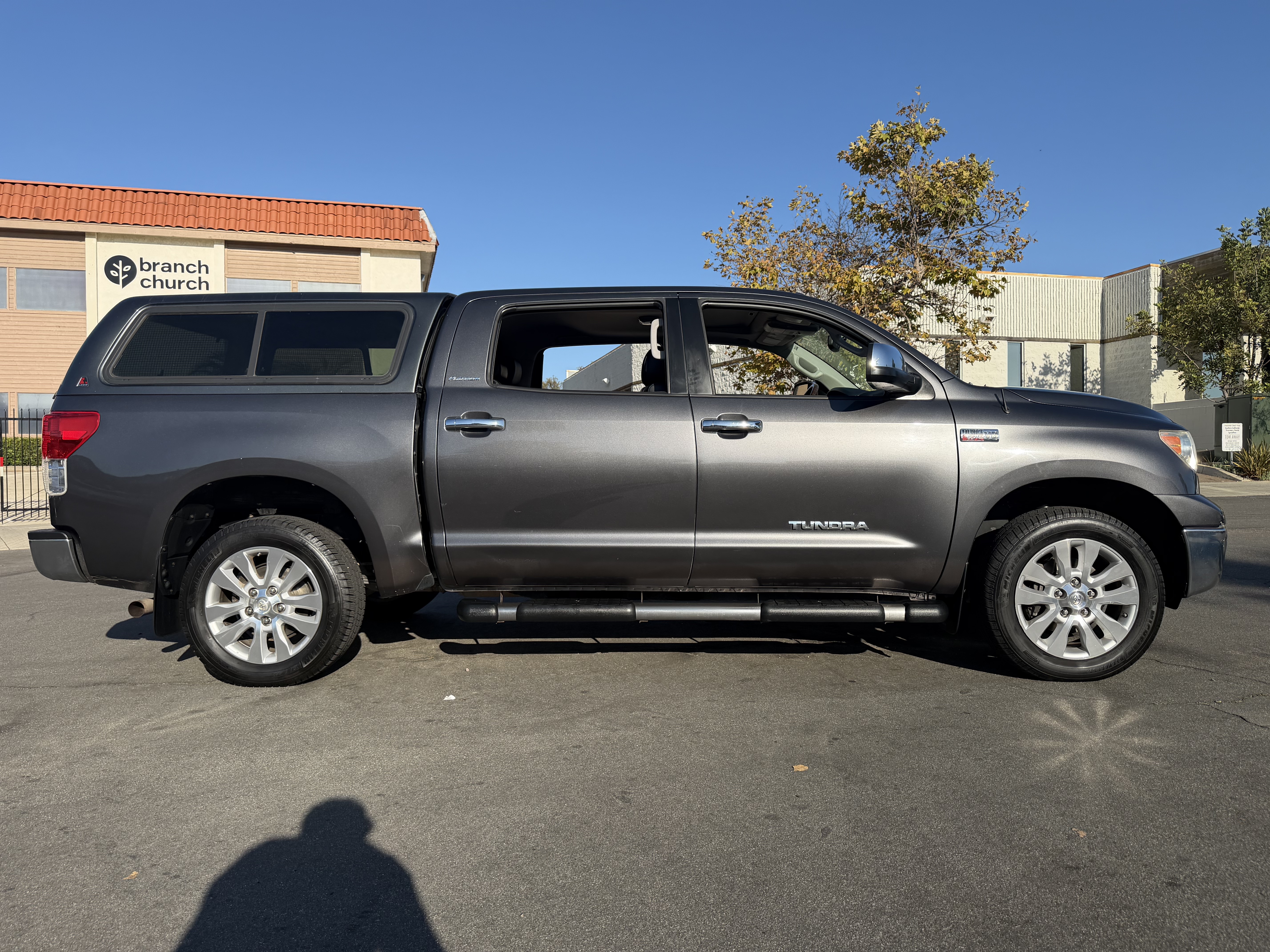 Used 2013 Toyota Tundra 4x4 CrewMax Platinum image 13