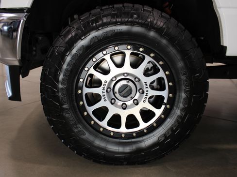 Used 2025 Ford F250 4x4 Crew Cab Super Duty image 11