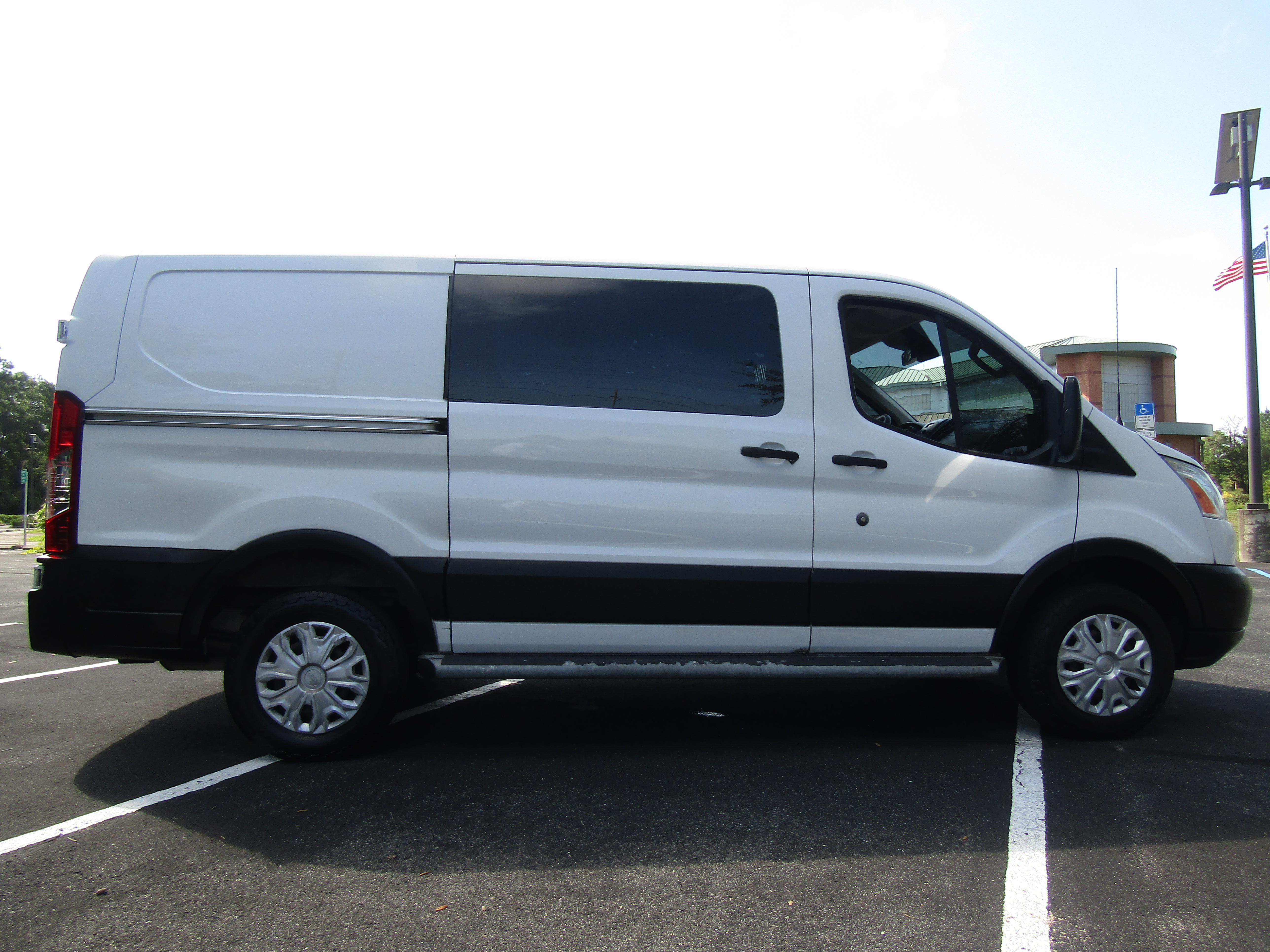 Used 2019 Ford Transit 250 130 Low Roof RWD image 6