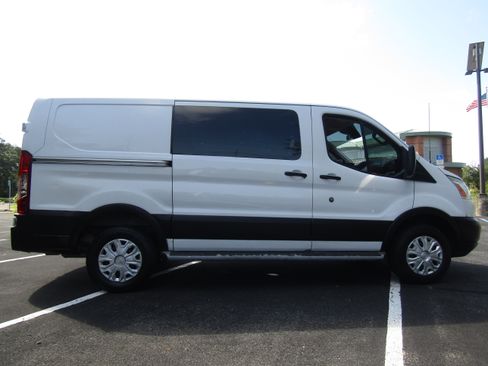 Used 2019 Ford Transit 250 130 Low Roof RWD image 6