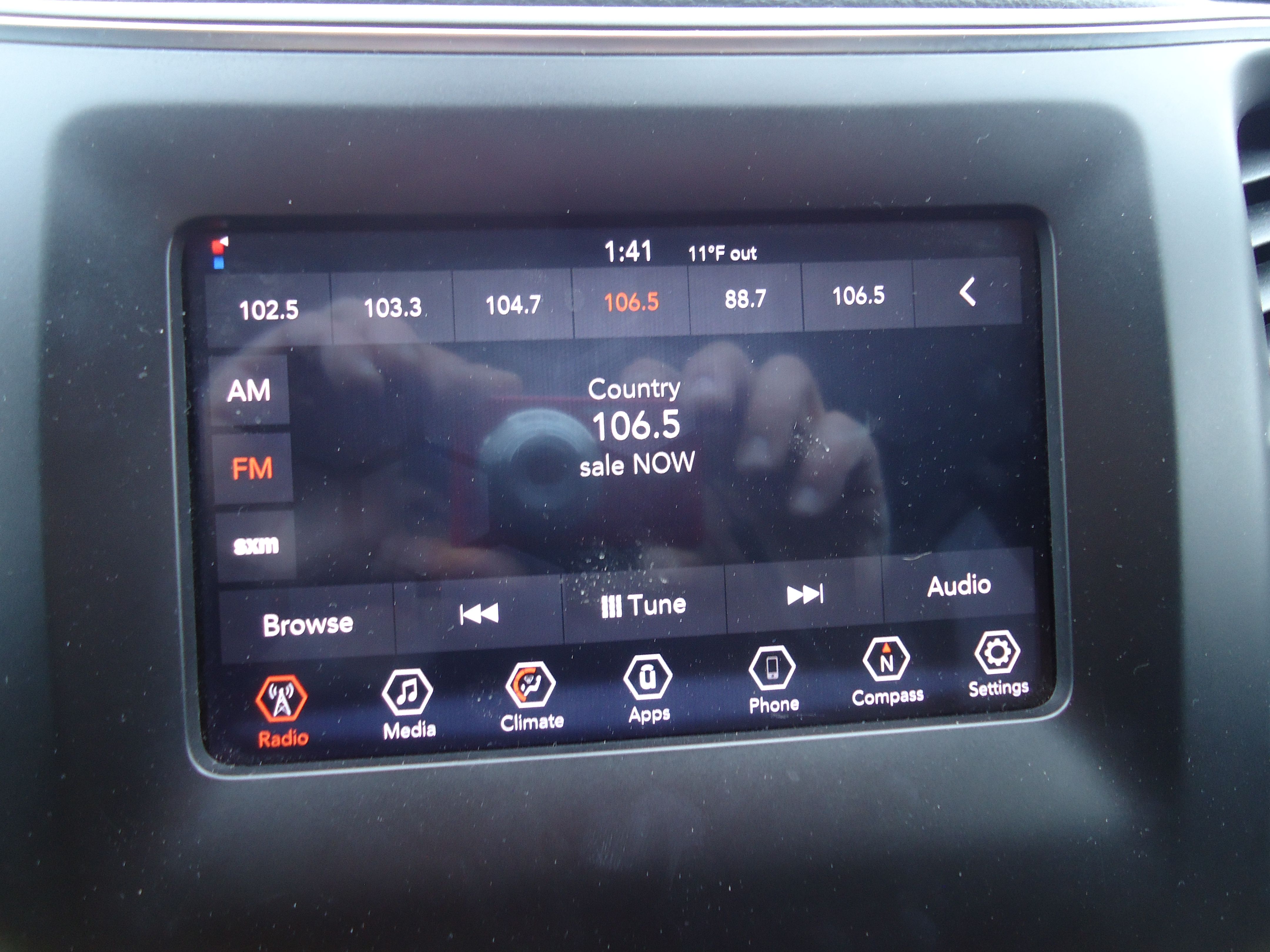 Used 2019 Jeep Cherokee Latitude Plus AWD/4WD image 14