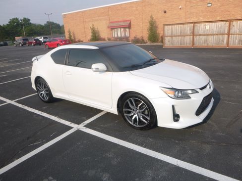 Used 2015 Scion tC Release Series 8.0 image 4