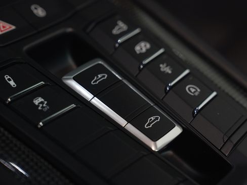 Used 2018 Porsche 911 Targa 4 GTS image 90