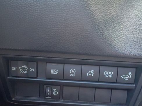 Used 2022 Toyota Tundra SR5 image 8