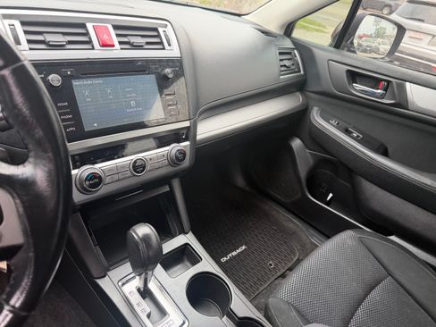 Used 2015 Subaru Outback 2.5i Premium AWD/4WD image 14