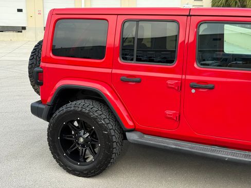 Used 2019 Jeep Wrangler 4WD Unlimited Sahara image 52